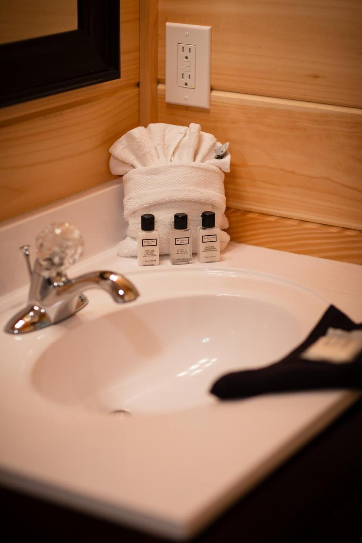 Bear Clubhouse Hot Tub, 1Mile From The Parkway, 900 In Free Tickets! Villa Pigeon Forge Eksteriør billede