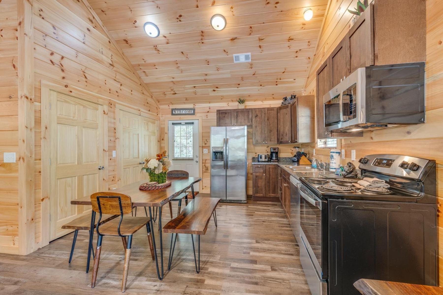 Bear Clubhouse Hot Tub, 1Mile From The Parkway, 900 In Free Tickets! Villa Pigeon Forge Eksteriør billede