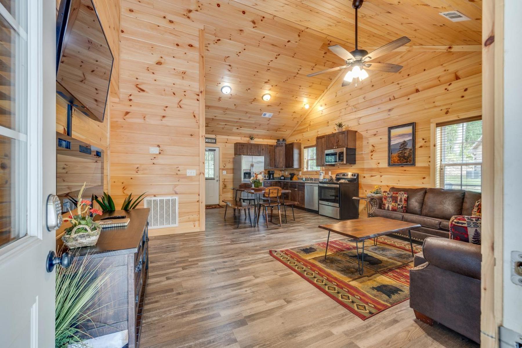 Bear Clubhouse Hot Tub, 1Mile From The Parkway, 900 In Free Tickets! Villa Pigeon Forge Eksteriør billede