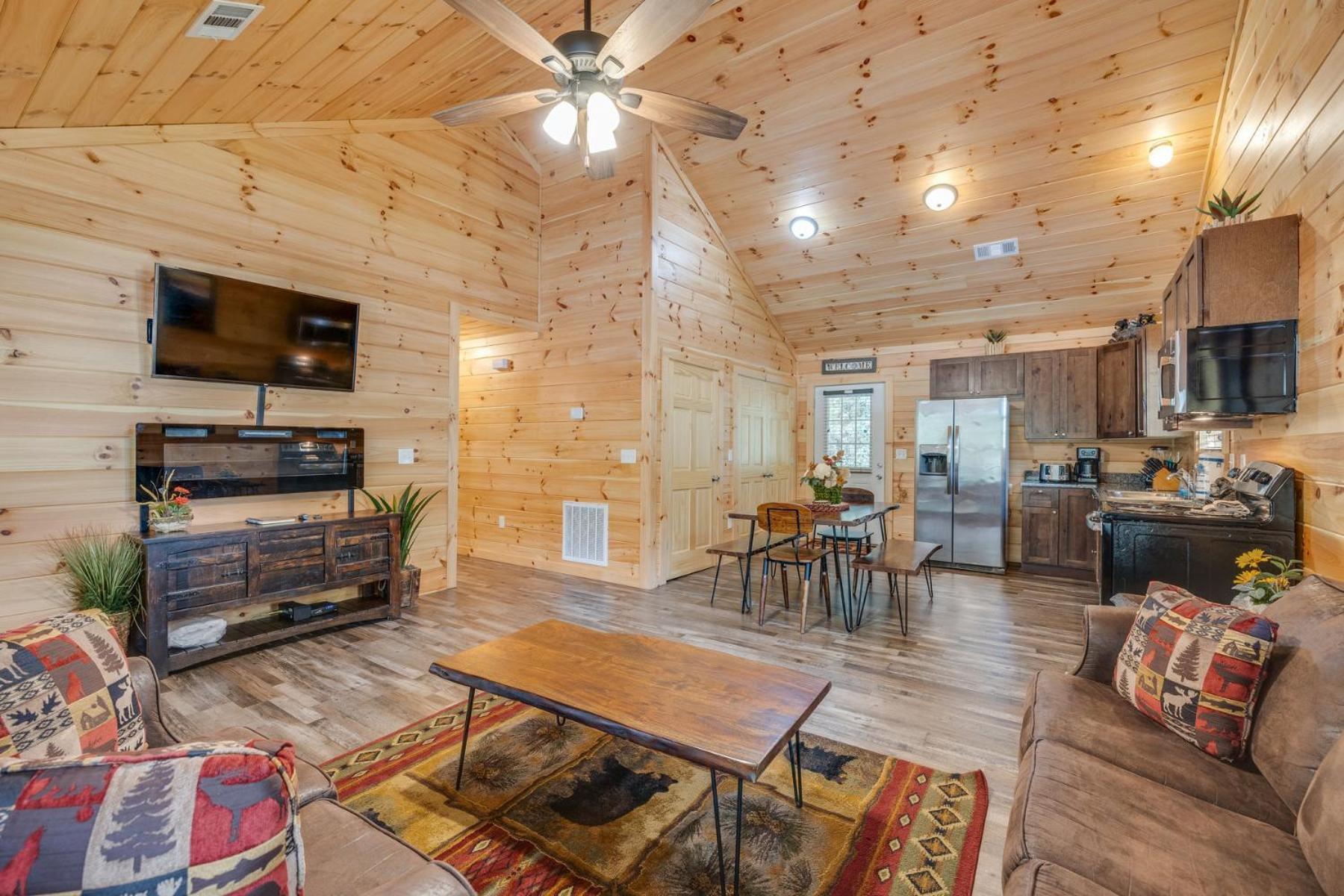 Bear Clubhouse Hot Tub, 1Mile From The Parkway, 900 In Free Tickets! Villa Pigeon Forge Eksteriør billede