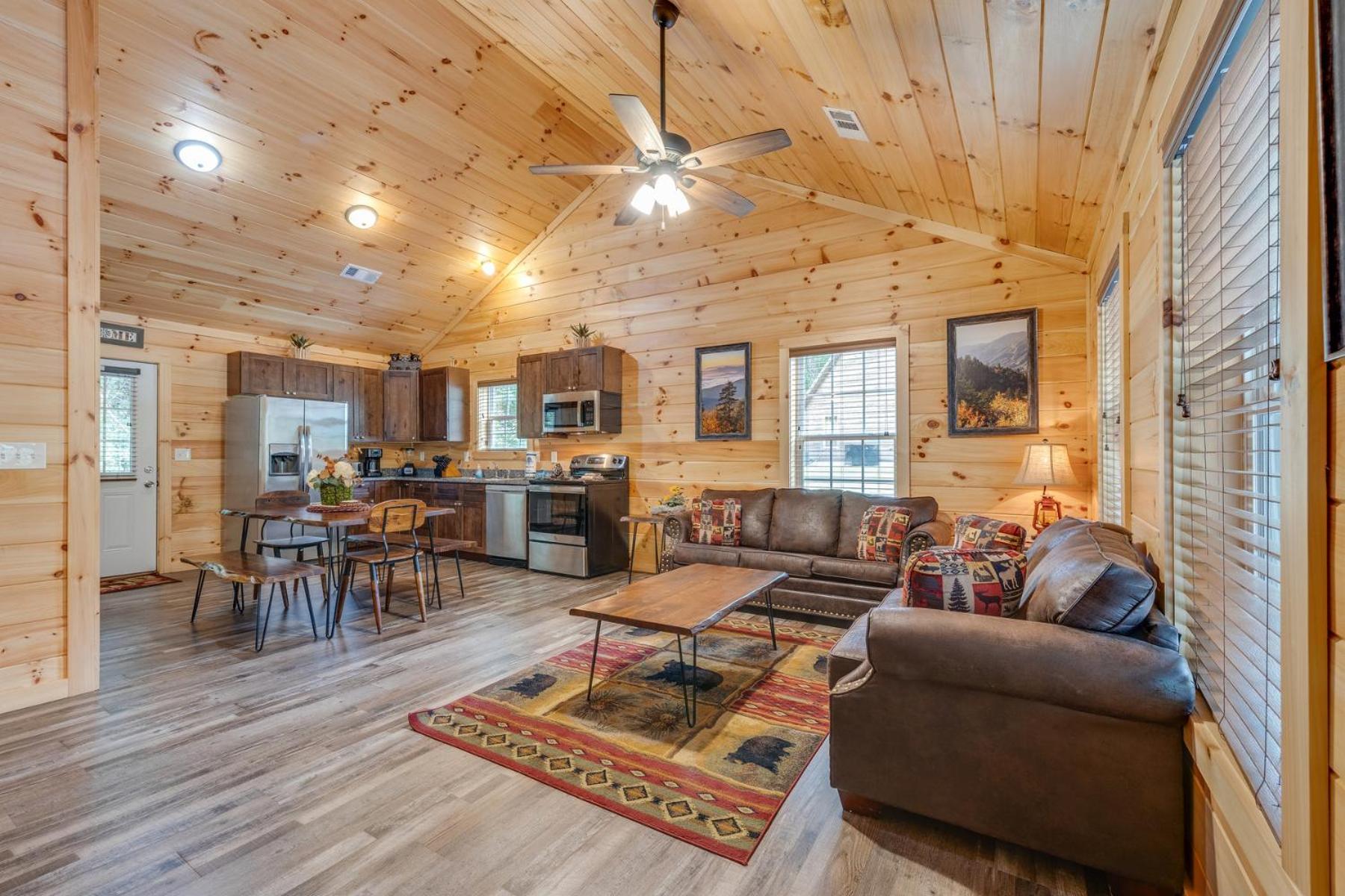 Bear Clubhouse Hot Tub, 1Mile From The Parkway, 900 In Free Tickets! Villa Pigeon Forge Eksteriør billede